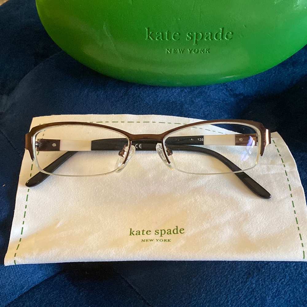Kate Spade eyeglasses. Barely used and in very good condition.